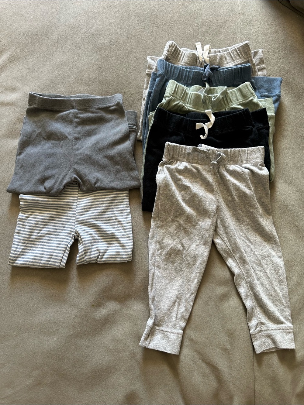 Multiple Sweatpants & Leggings